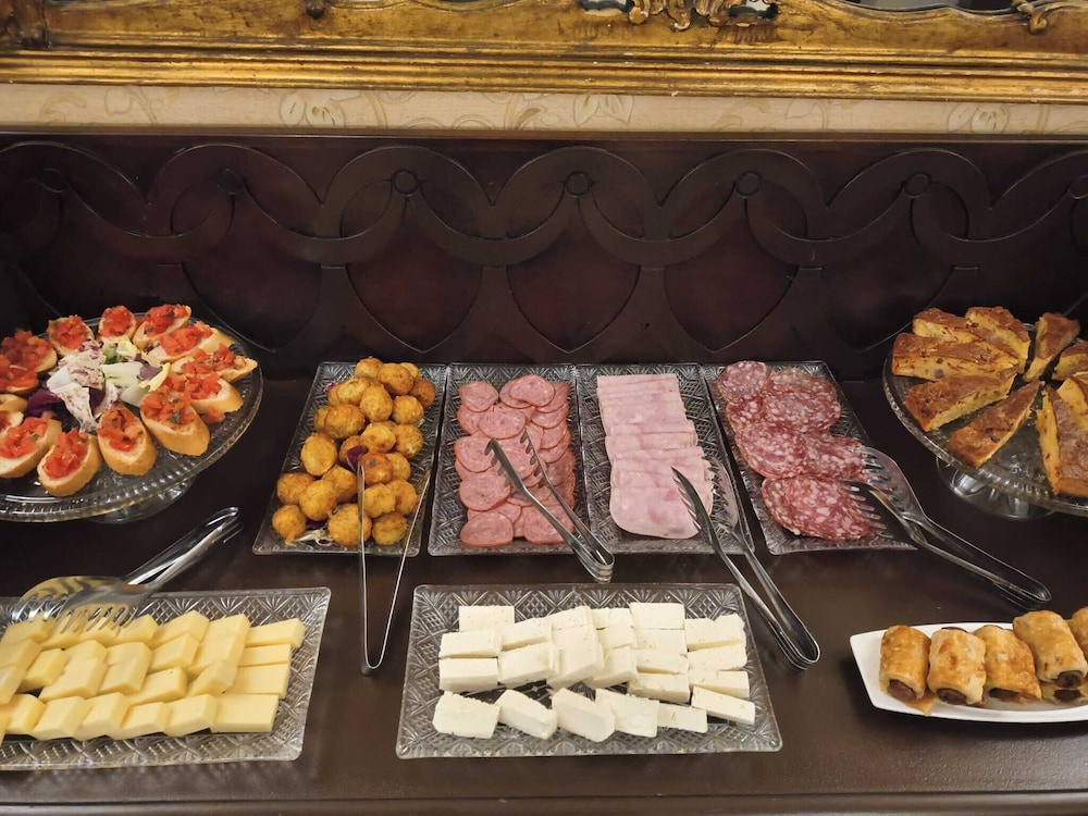 Photo - Hotel Royal Plaza