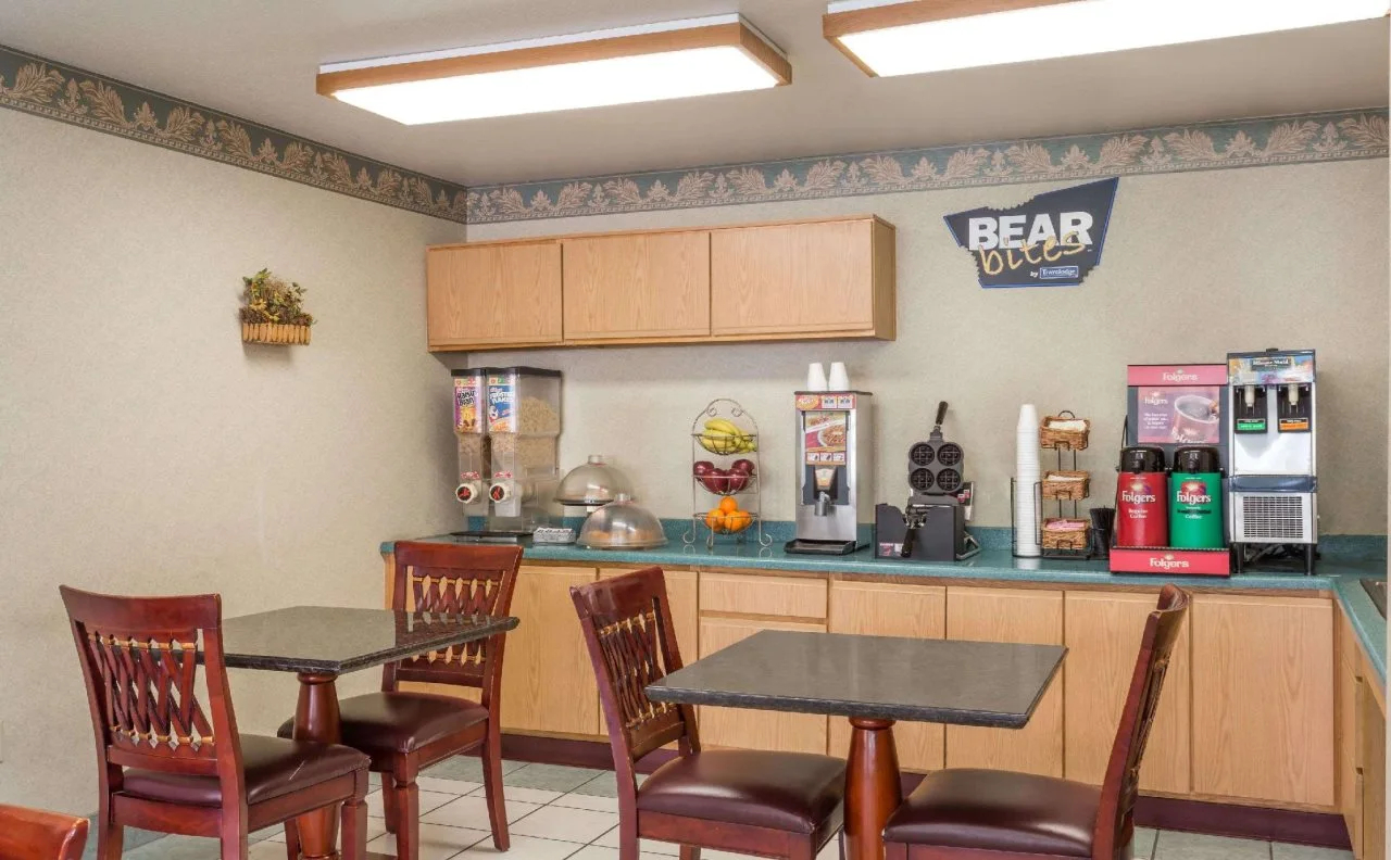 Photo - Days Inn by Wyndham Phoenix West