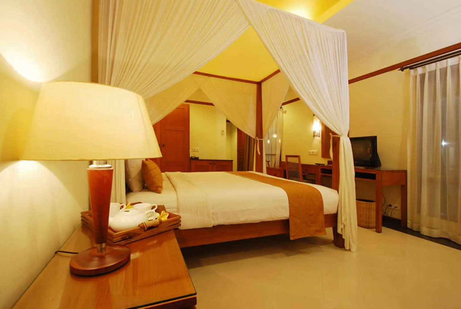 Foto - Yulia Beach Inn Kuta