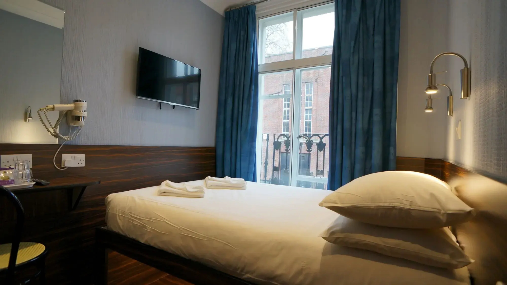 Foto - Crestfield Hotel