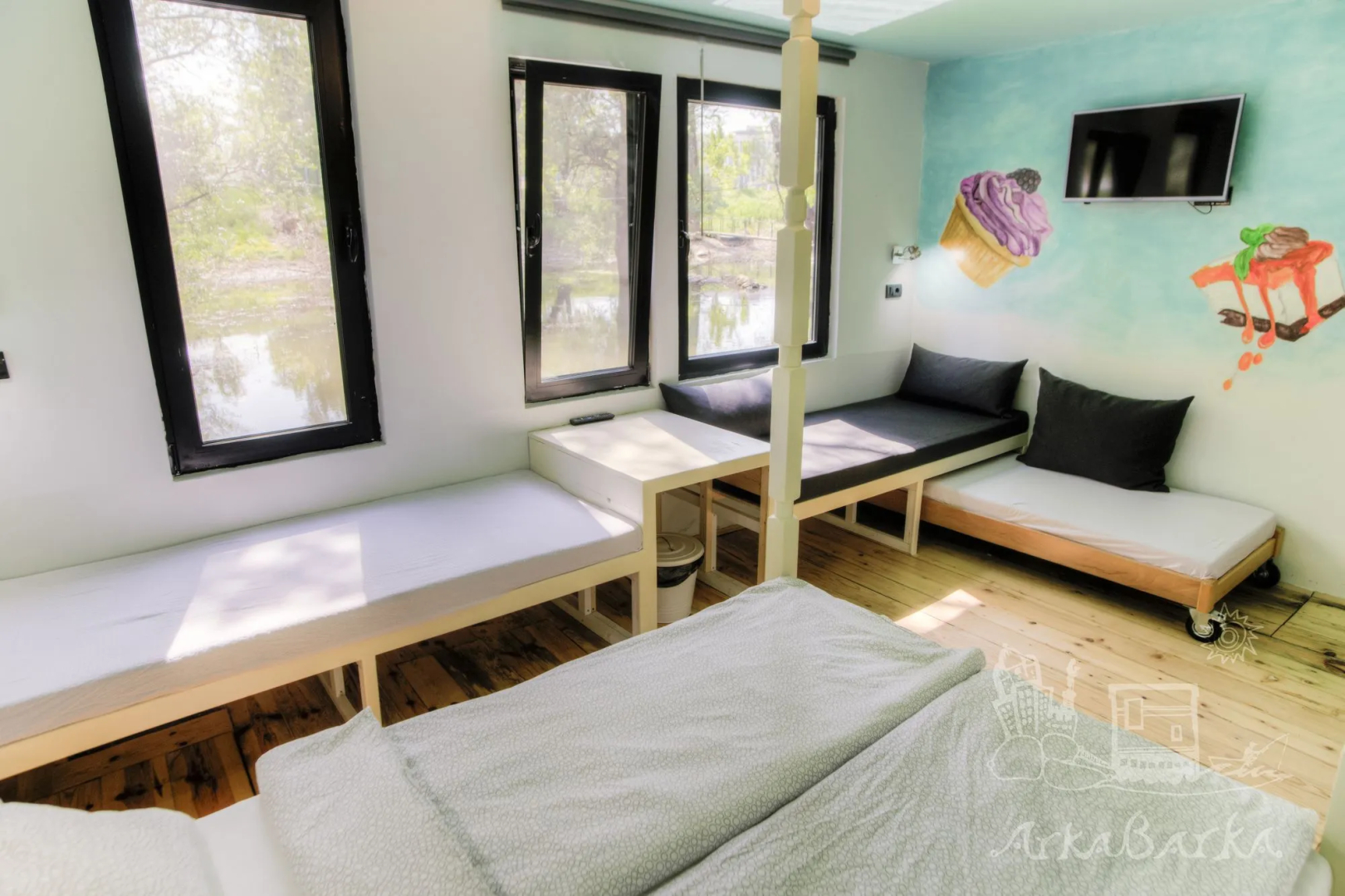 Photo - ArkaBarka Floating Hostel