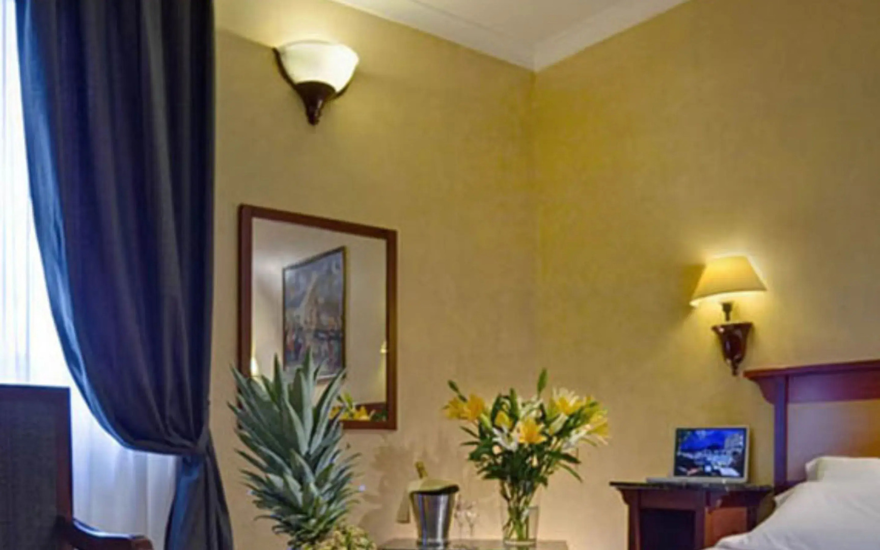 Photo - Corona D'Italia