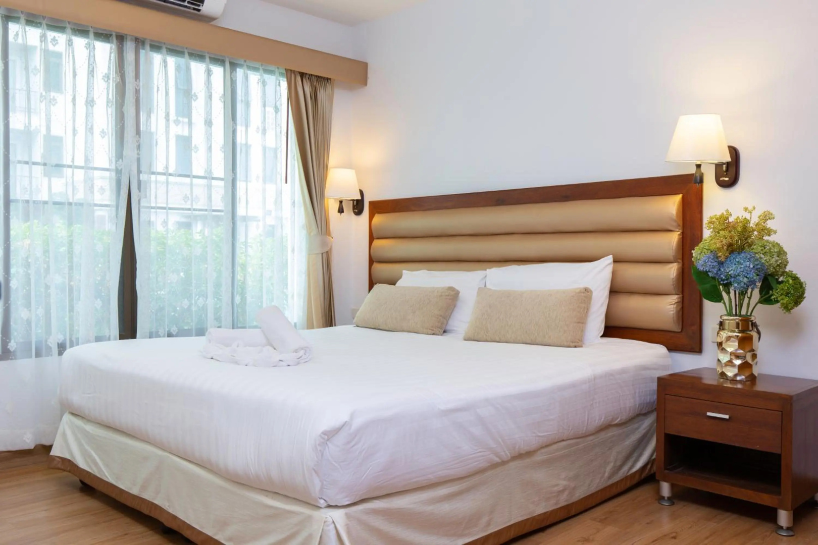 Photo - Lasalle Suites Hotel & Residence