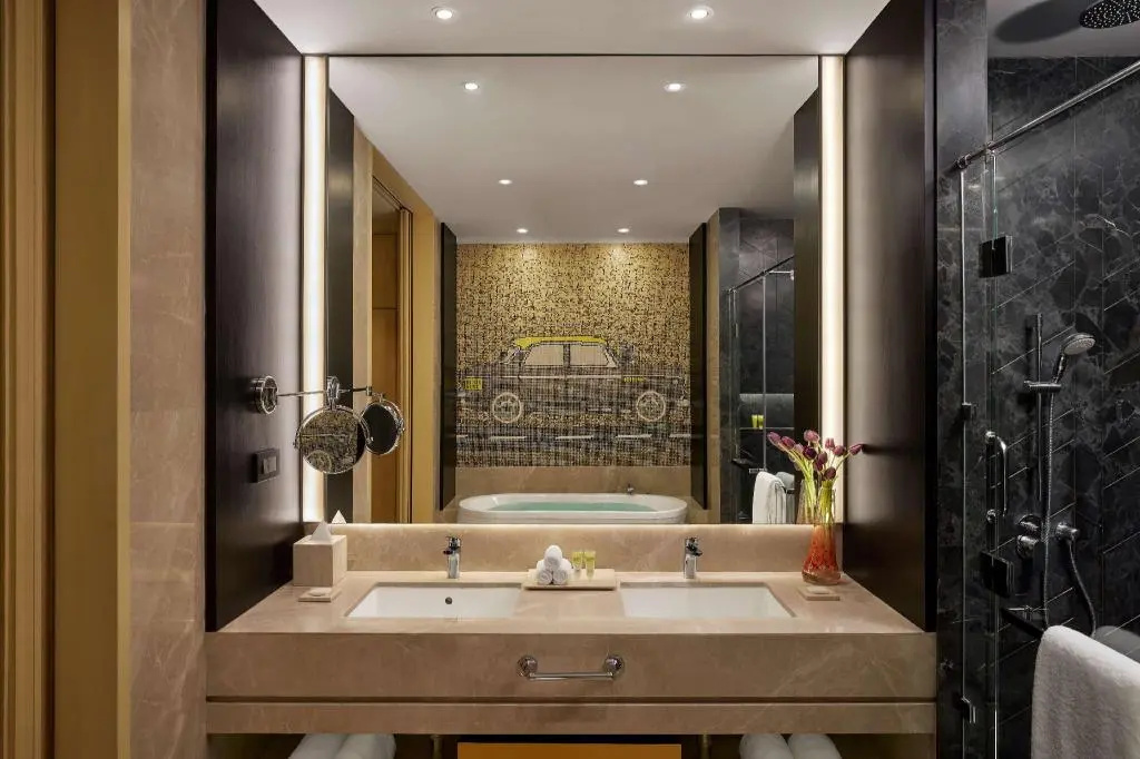 Photo - Hyatt Centric Juhu Mumbai