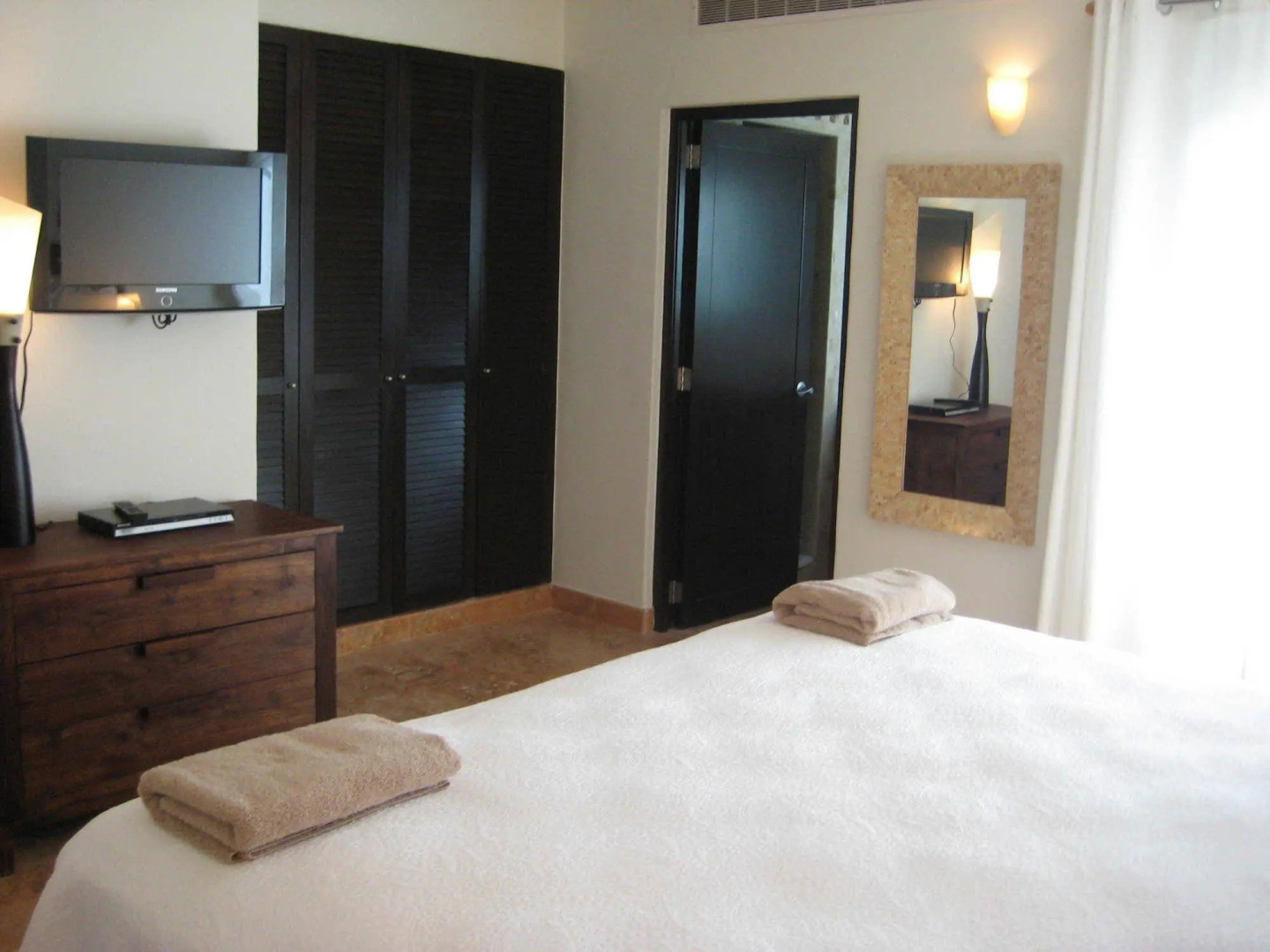 Photo - El Taj Oceanfront & Beachside Condo Hotel