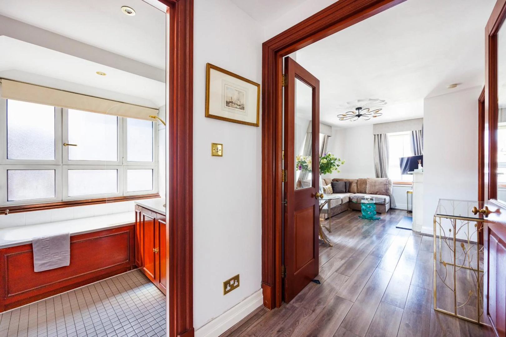 Photo - Carlton Court - Mayfair