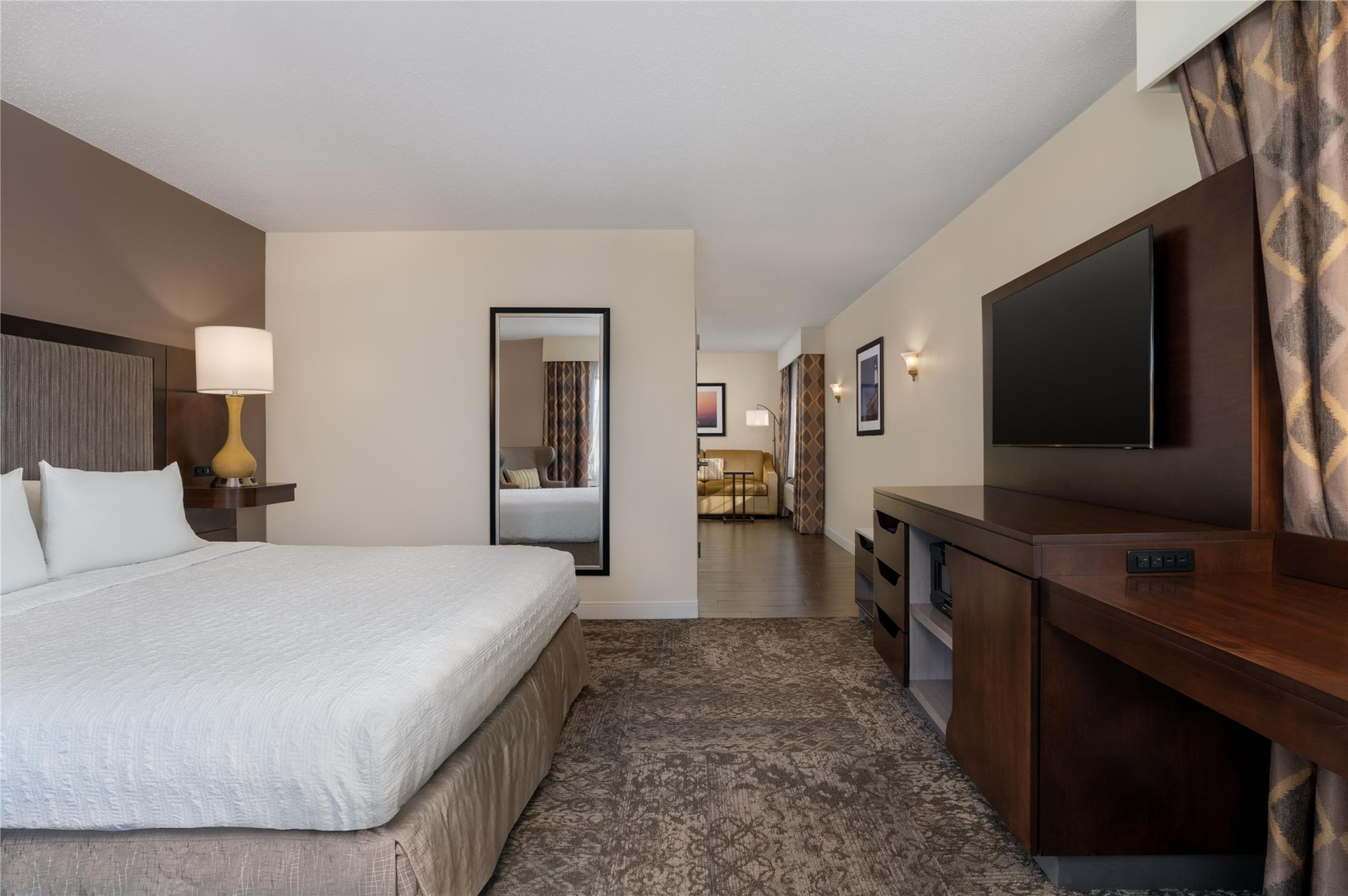 Photo - Hampton Inn & Suites Rockville Centre