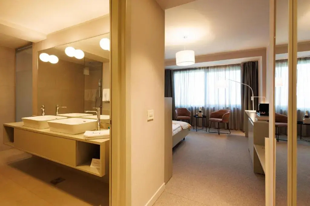 Photo - Millennium Hub & Hotel