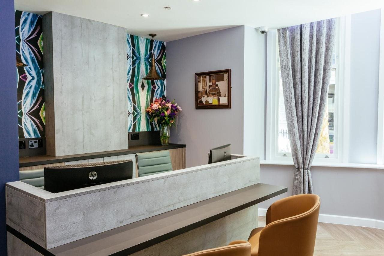 Photo - Oliver Plaza Hotel