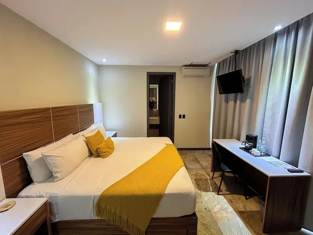 Photo - HVH by Yaxché