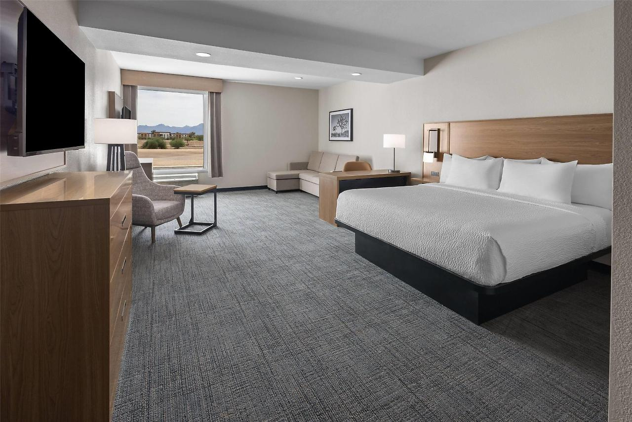 Photo - La Quinta Inn & Suites by Wyndham Phoenix West / Glendale