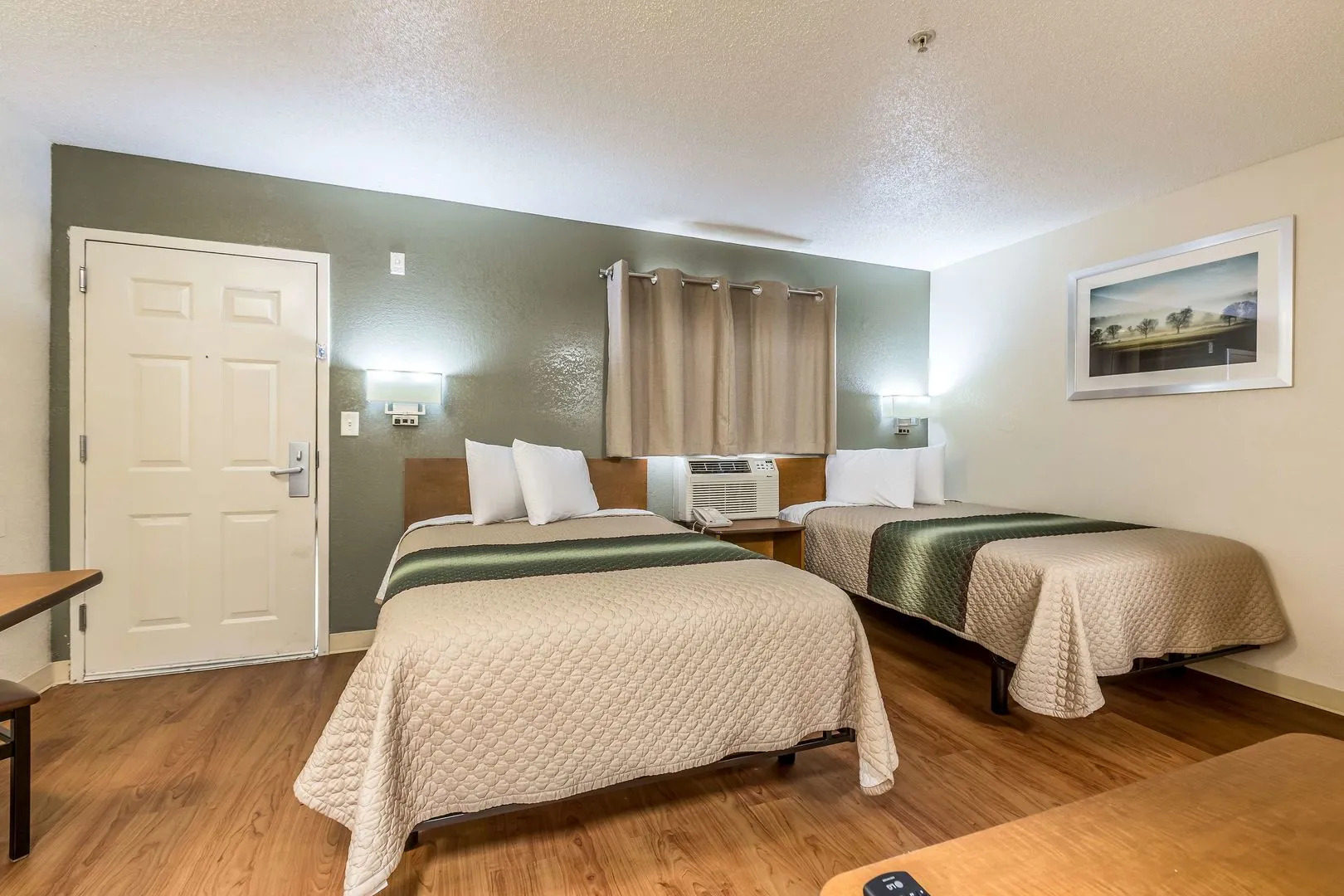 Photo - HomeTowne Studios by Red Roof Atlanta - Chamblee