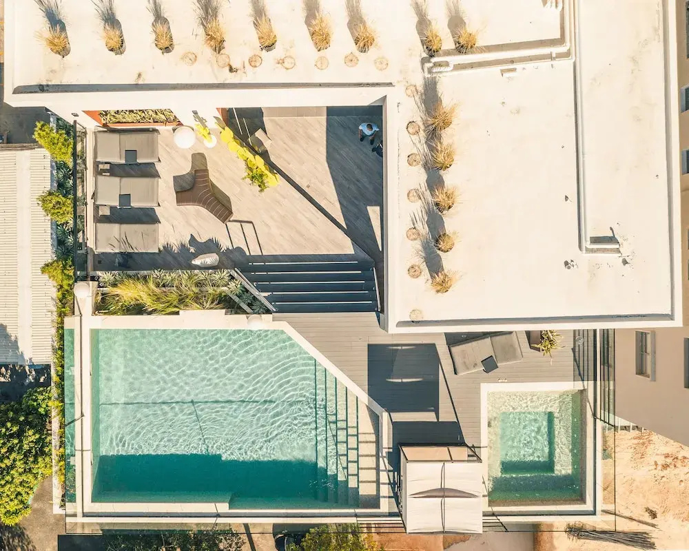 Photo - Regatta Living Hotel