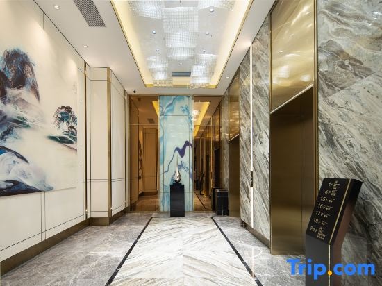 XANA Deluxe Hotel (Fangchenggang High-speed Railway Station Administrative Center)