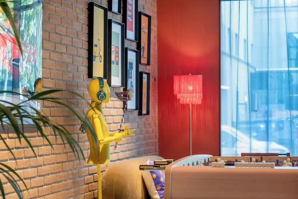 Photo - Moxy Verona