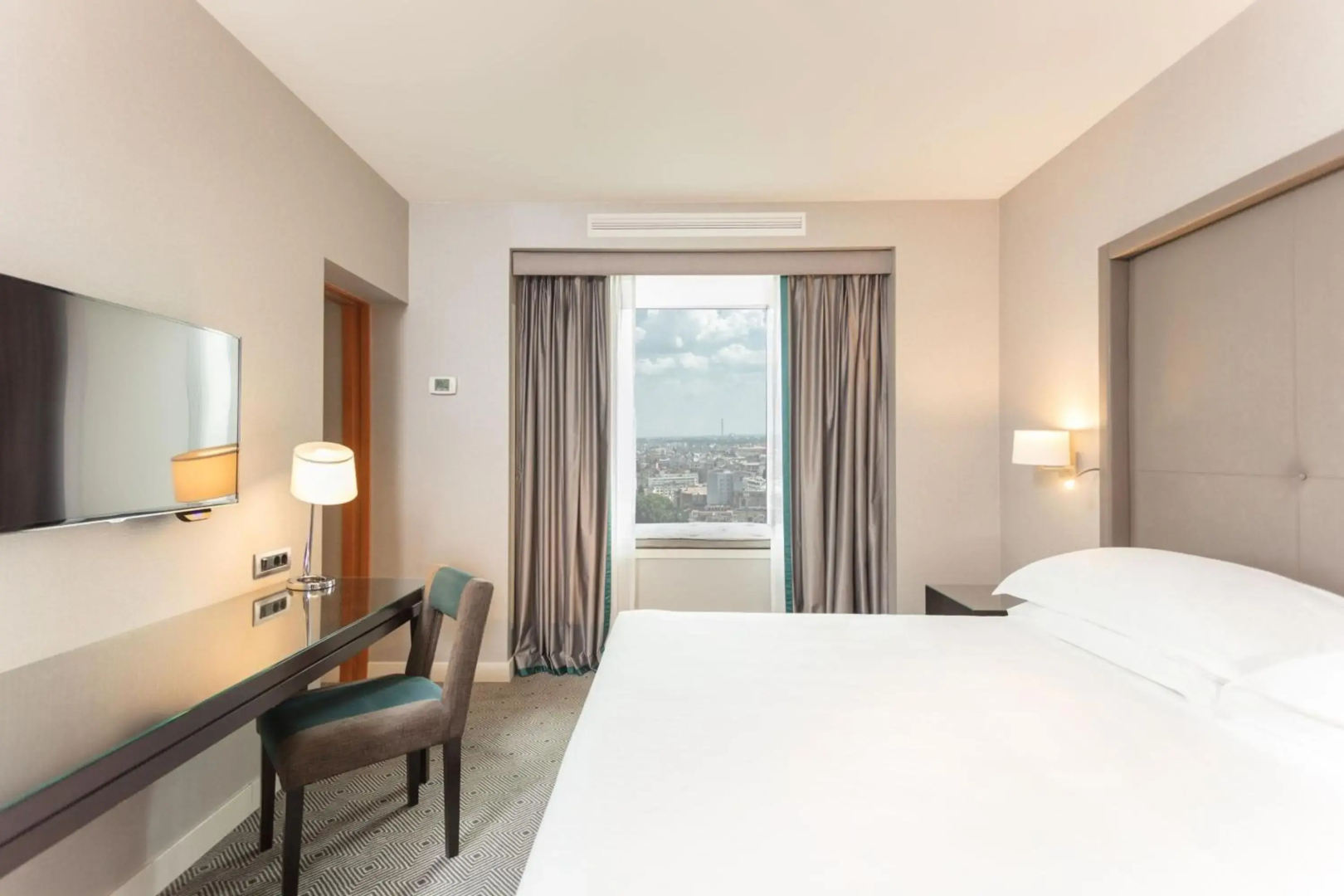 Photo - Sheraton Bucharest Hotel