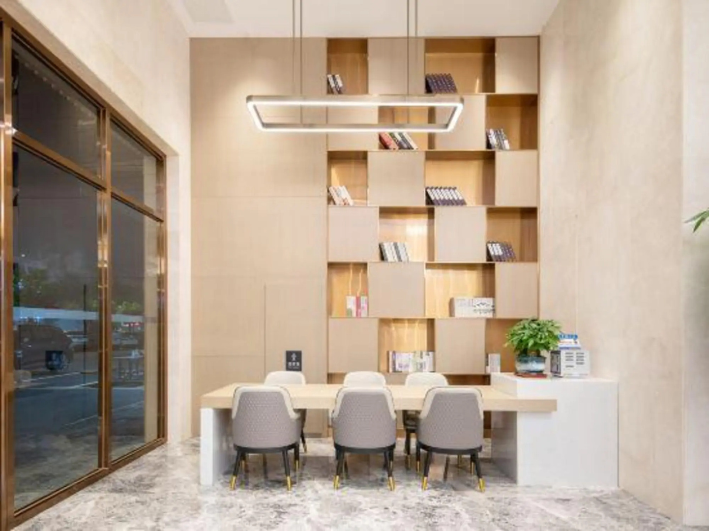 Lavande Hotel (Dongguan Dalang Huawei Songshan Lake Vientiane Hui Branch)