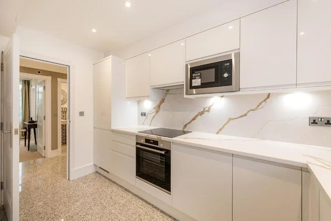 Photo - Fountain House Apartments - Hyde Park, London