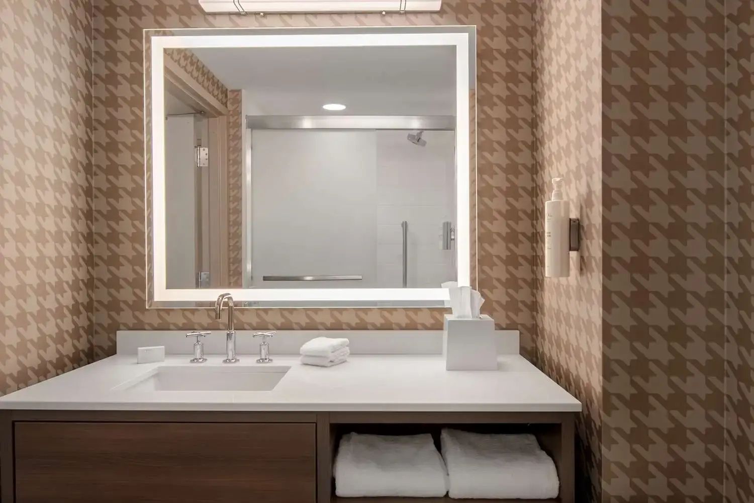 Photo - Home2 Suites By Hilton Jacksonville Downtown