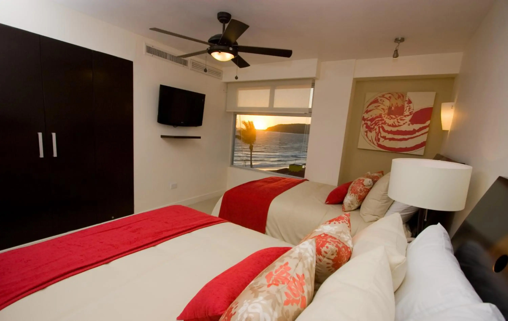 Photo - Las Flores Beach Resort