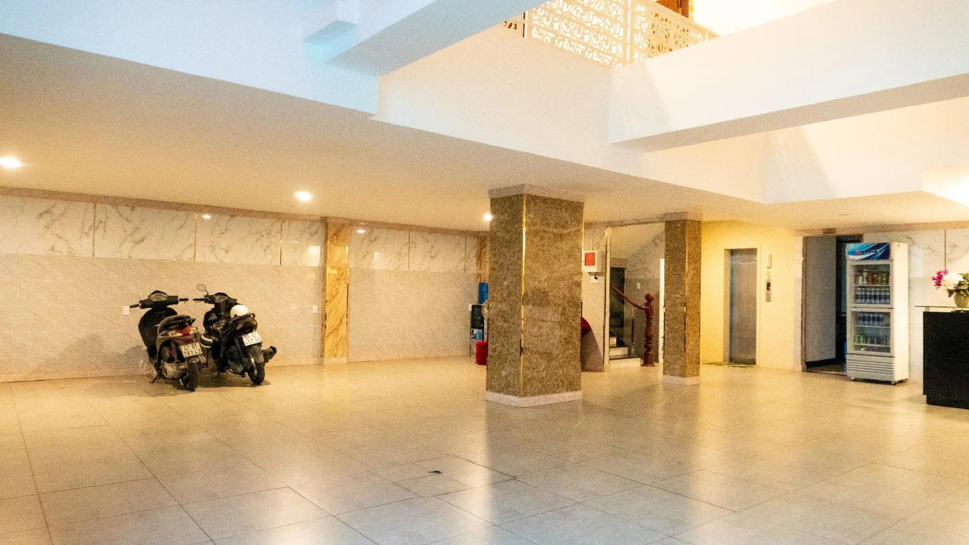 Photo - Prince Hotel