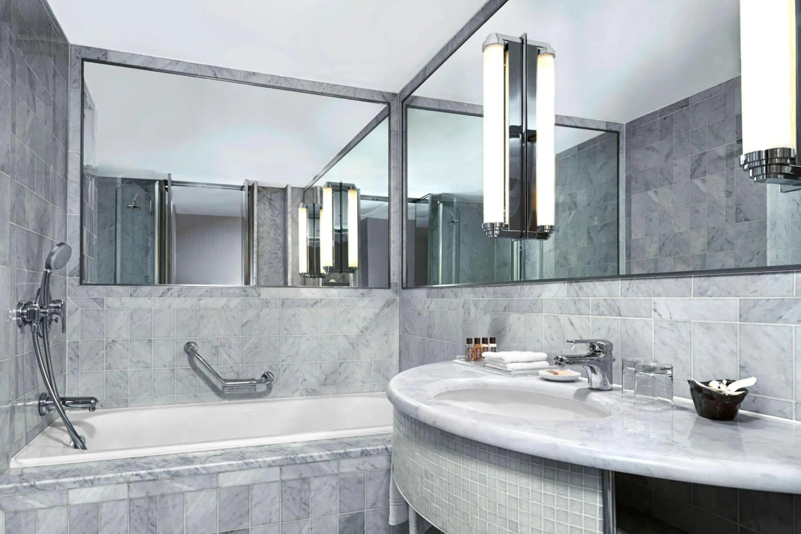 Photo - Le Metropolitan, Paris Tour Eiffel, a Tribute Portfolio Hotel