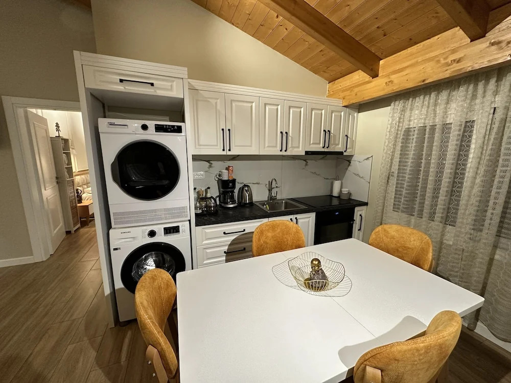 Photo - Arial Penthouse Suites