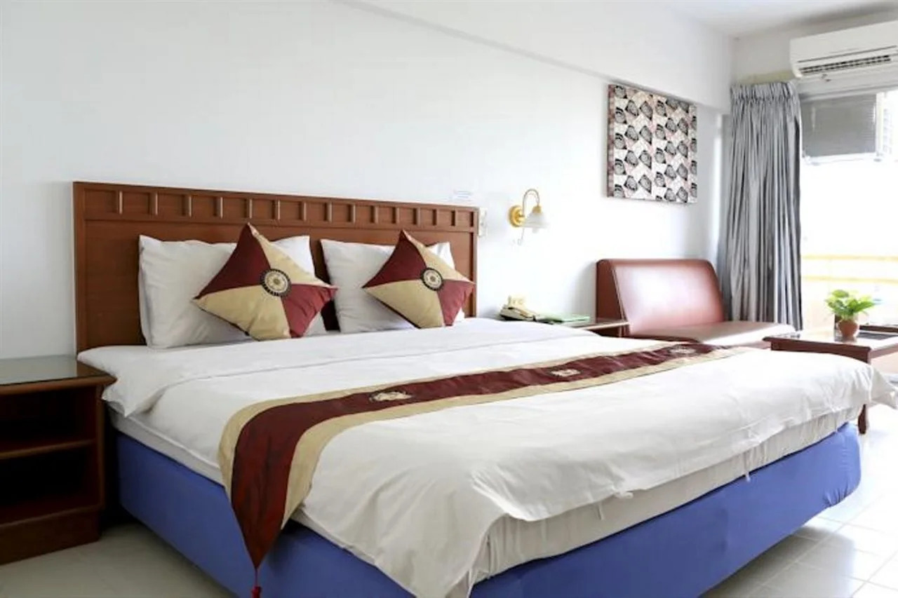 Photo - L.A. Tower Hotel