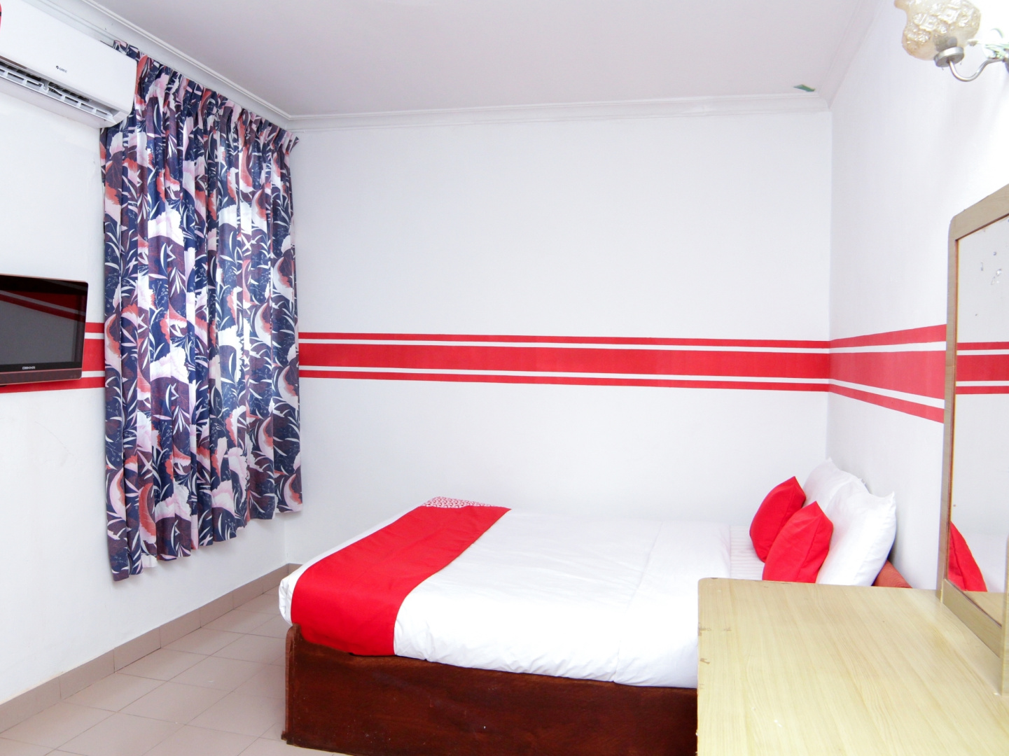 Super OYO 1173 Mandyrin Hotel
