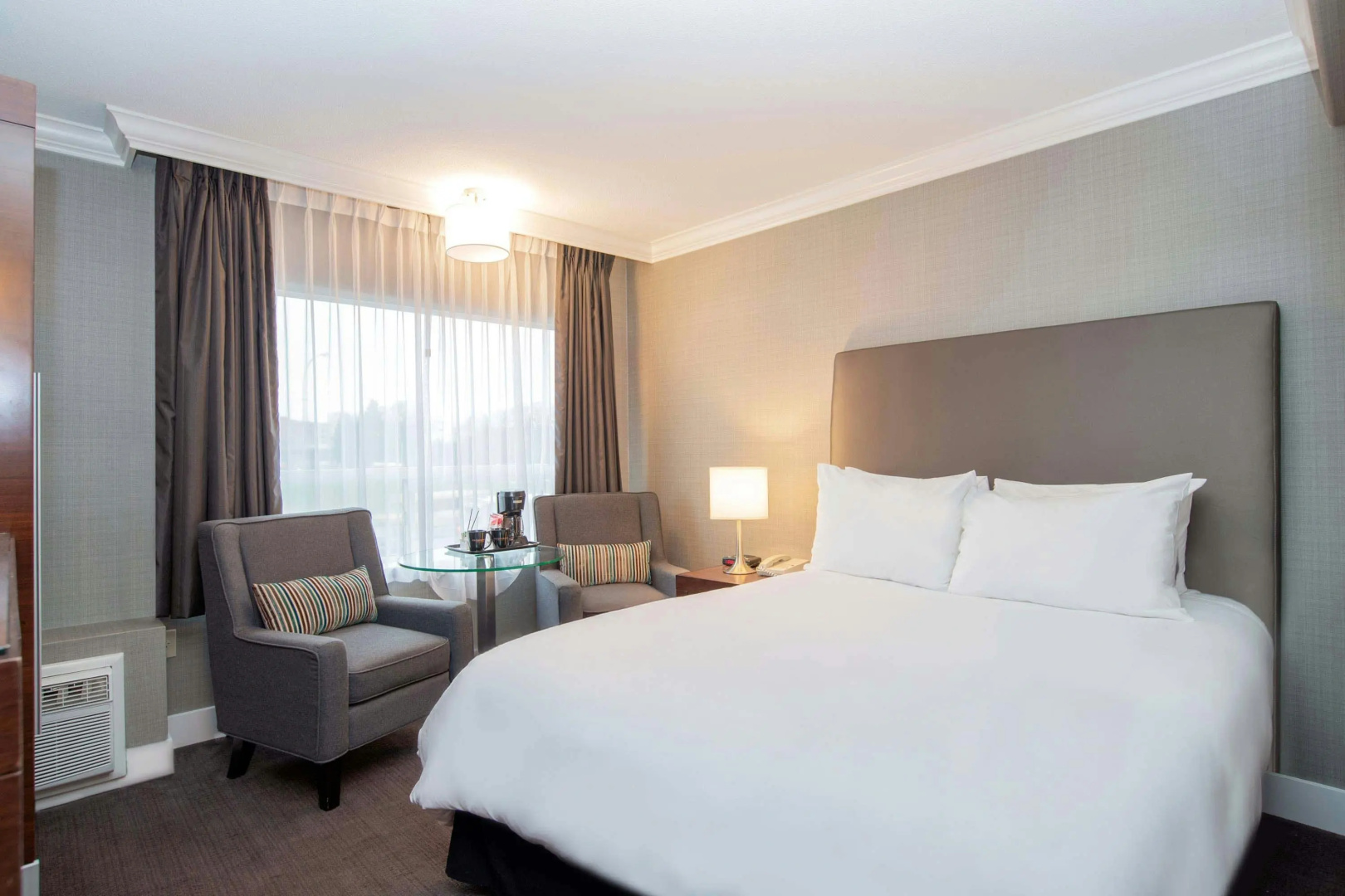 Foto - Sandman Hotel & Suites Vancouver Airport