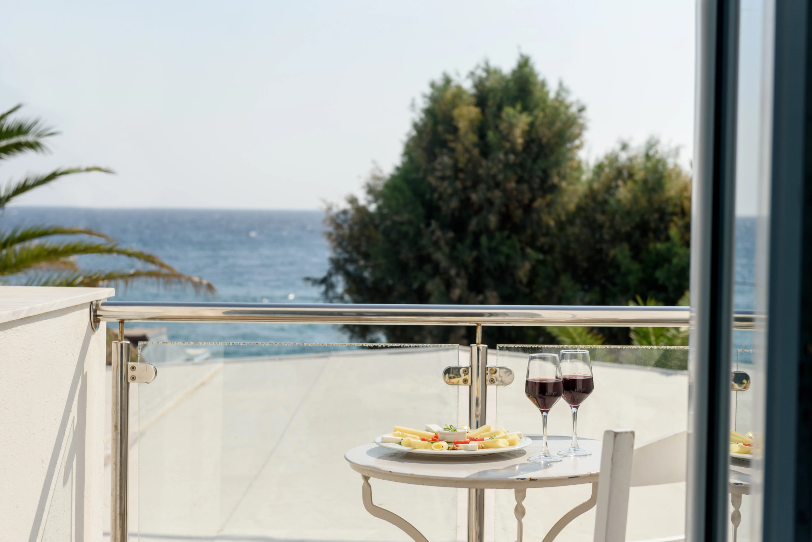 Photo - Alesahne Beach Hotel