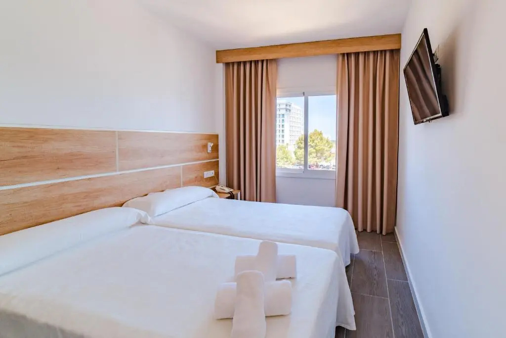 Photo - ENDLSS BEACH & DISCO HOTEL IBIZA Adults Only