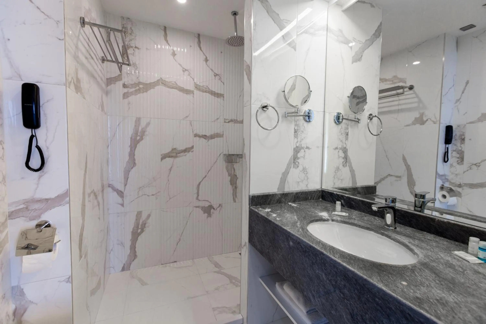 Foto - Best Western Plus Premium Inn