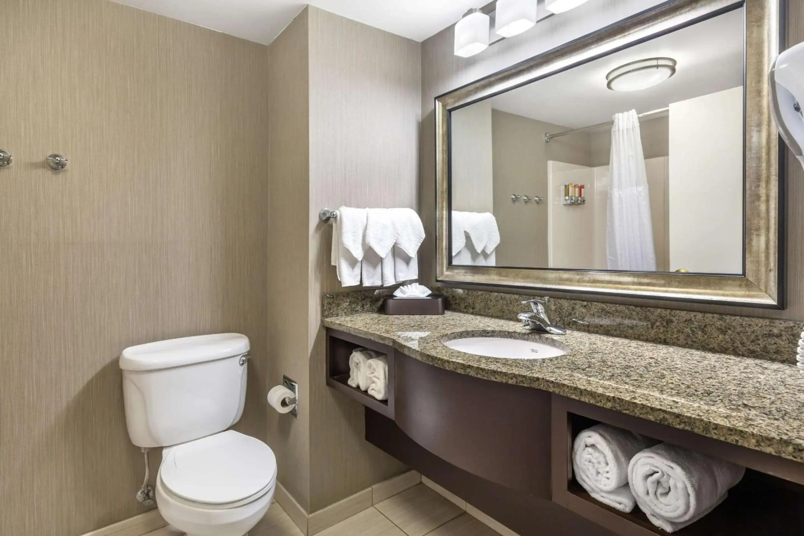 Foto - Comfort Inn & Suites Logan International Airport