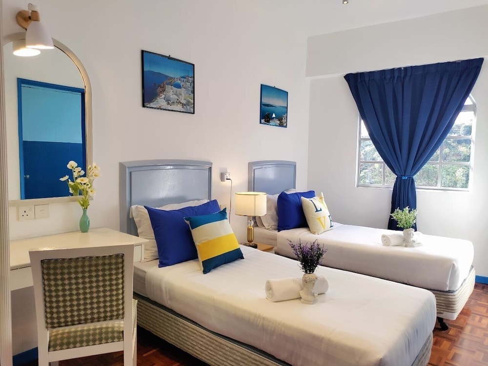 Star Regency by Plush