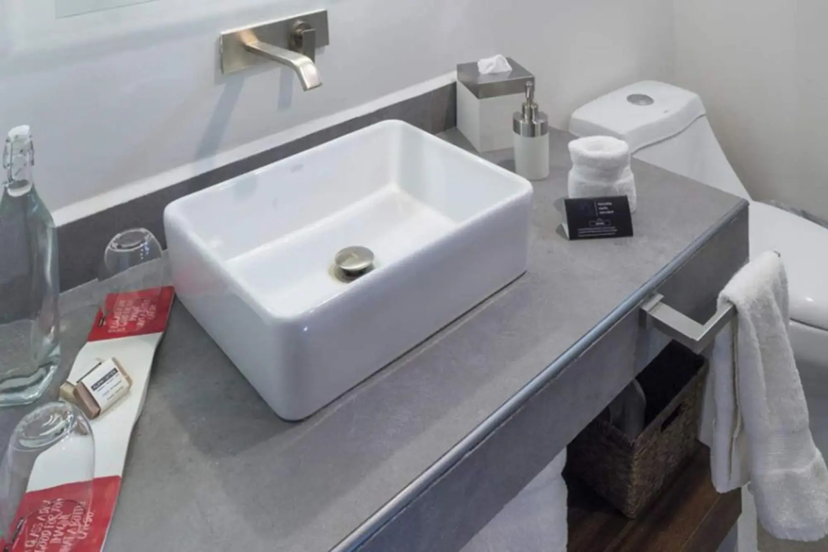 Photo - FlowSuites WTC