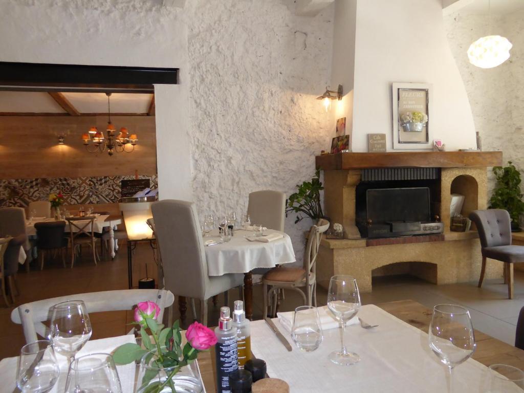 Foto - Logis Hôtel La Fenière