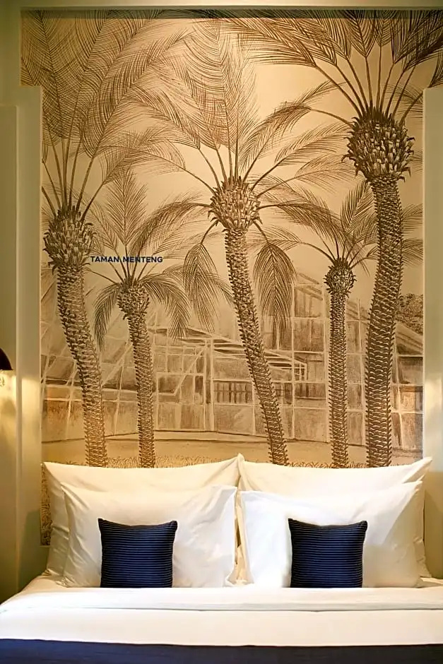 Photo - Lamandau House
