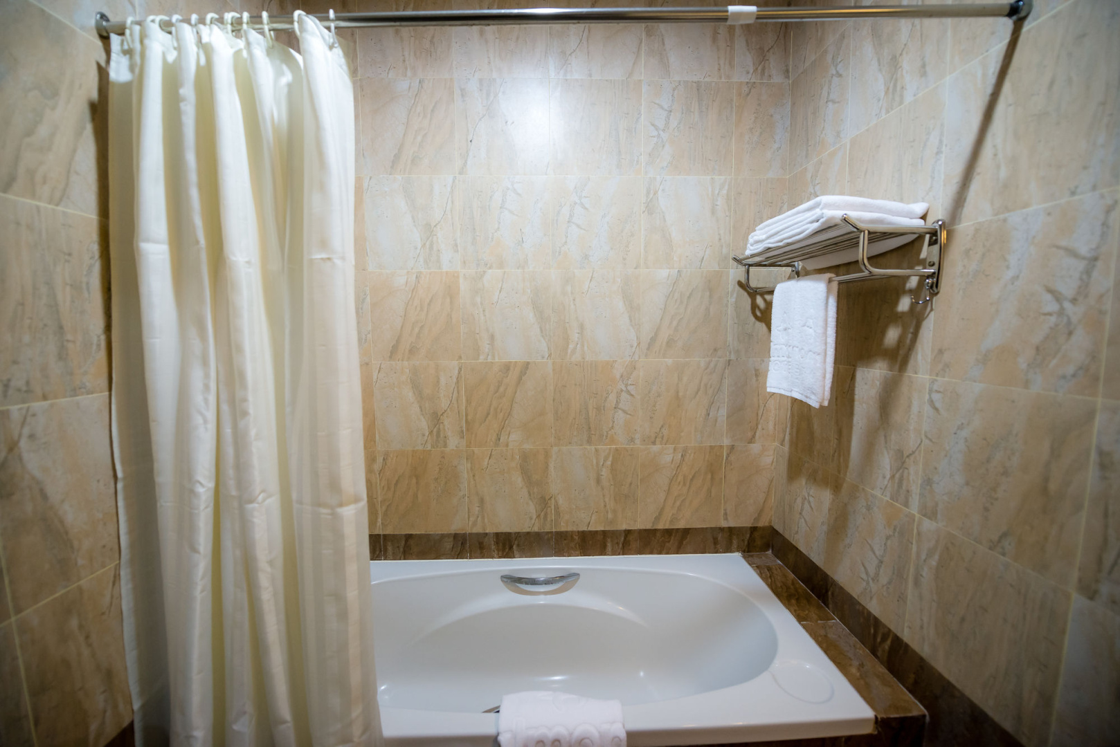 Photo - Almond Hotel Sothearos