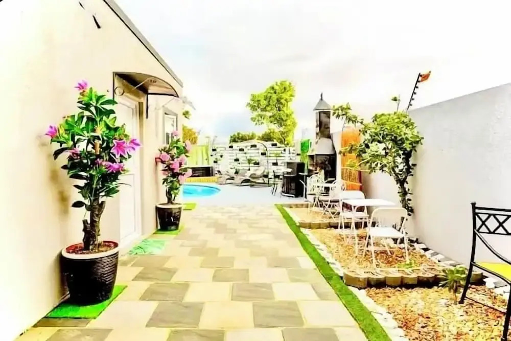 Photo - Caline VIP Luxury Jacuzzi &, Swimming Pool MEWS