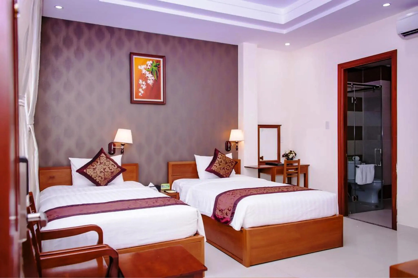 Foto - Airport Saigon Hotel - Gần ẩm thực đêm chợ Phạm Văn Hai