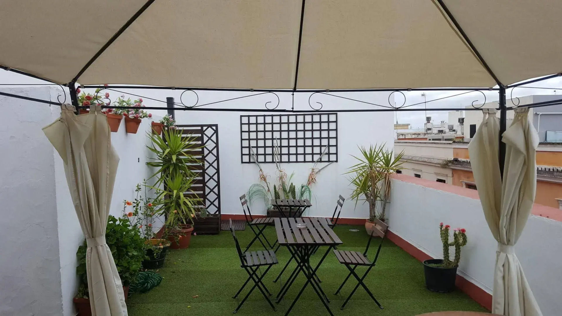 Photo - Hotel y Apartamentos Doña Lola