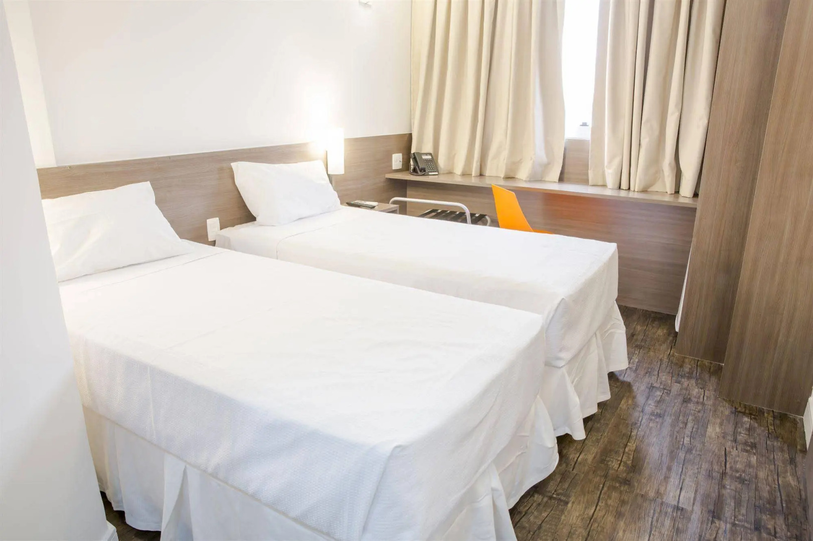 Foto - San Diego Express Barro Preto