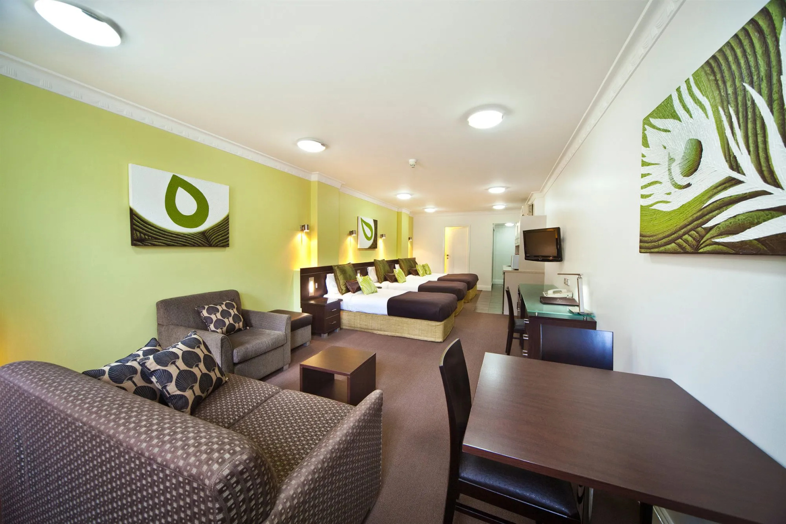 Photo - Hyde Park Inn
