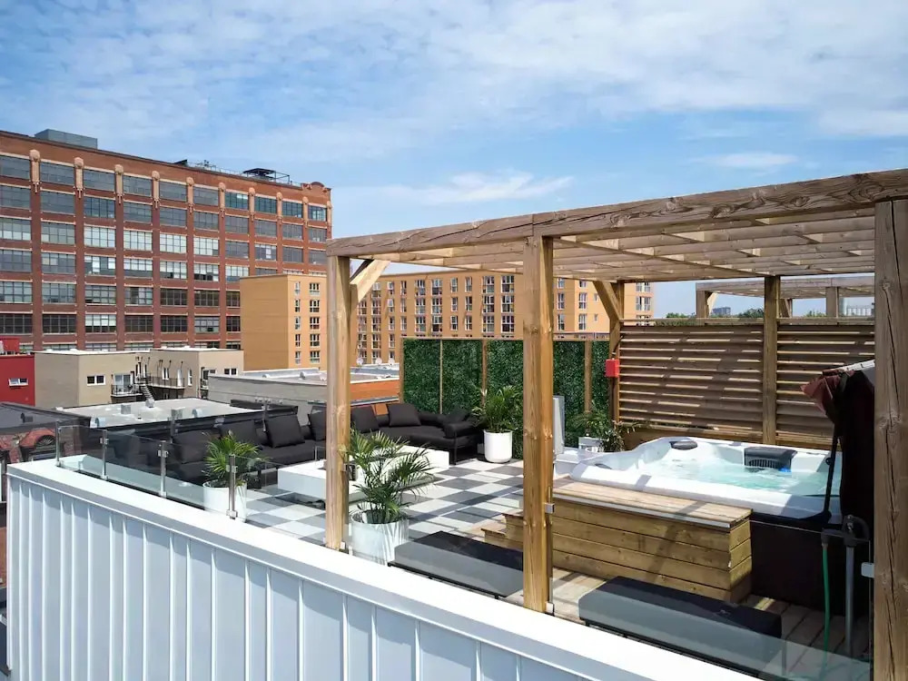 Photo - CLUBHAUS Hotel