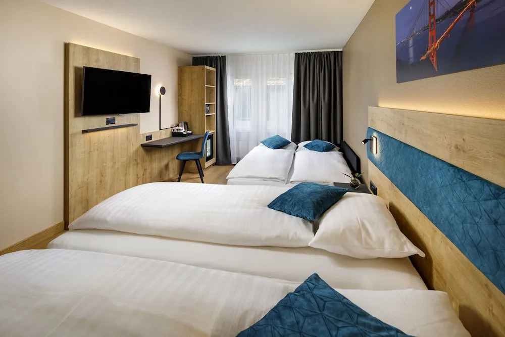 Photo - Hotel California