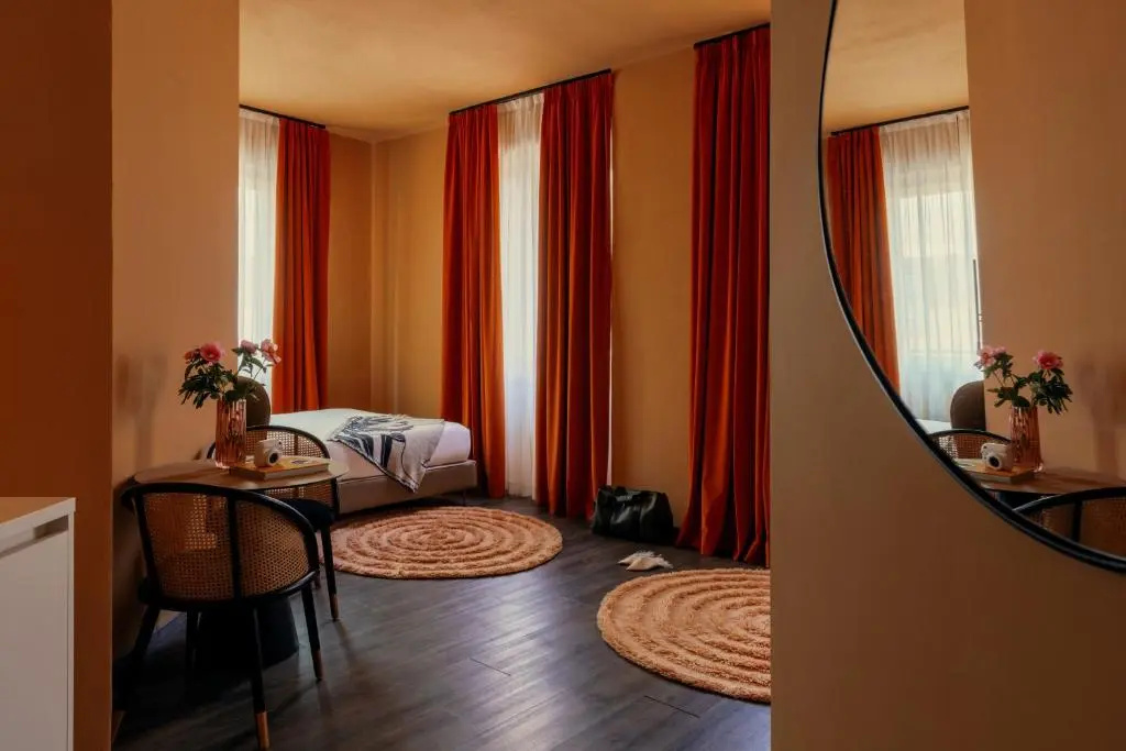 Photo - Bob W Milan Ticinese
