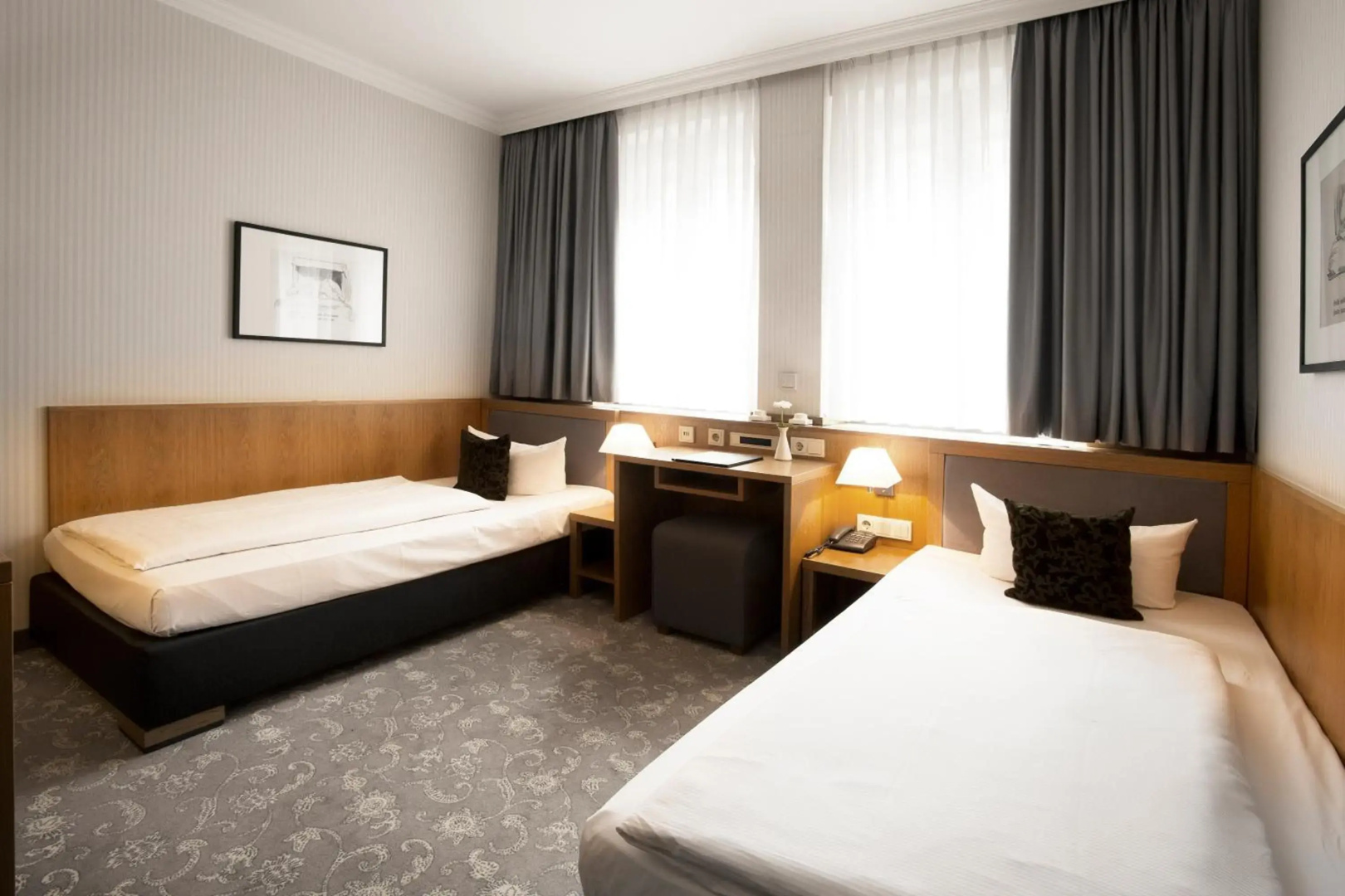 Photo - TOWNHOUSE Hotel