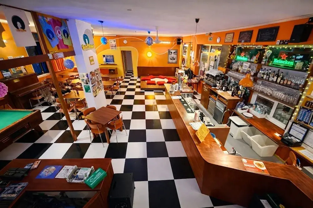 Photo - Sunflower Beach Backpacker Hostel & Bar