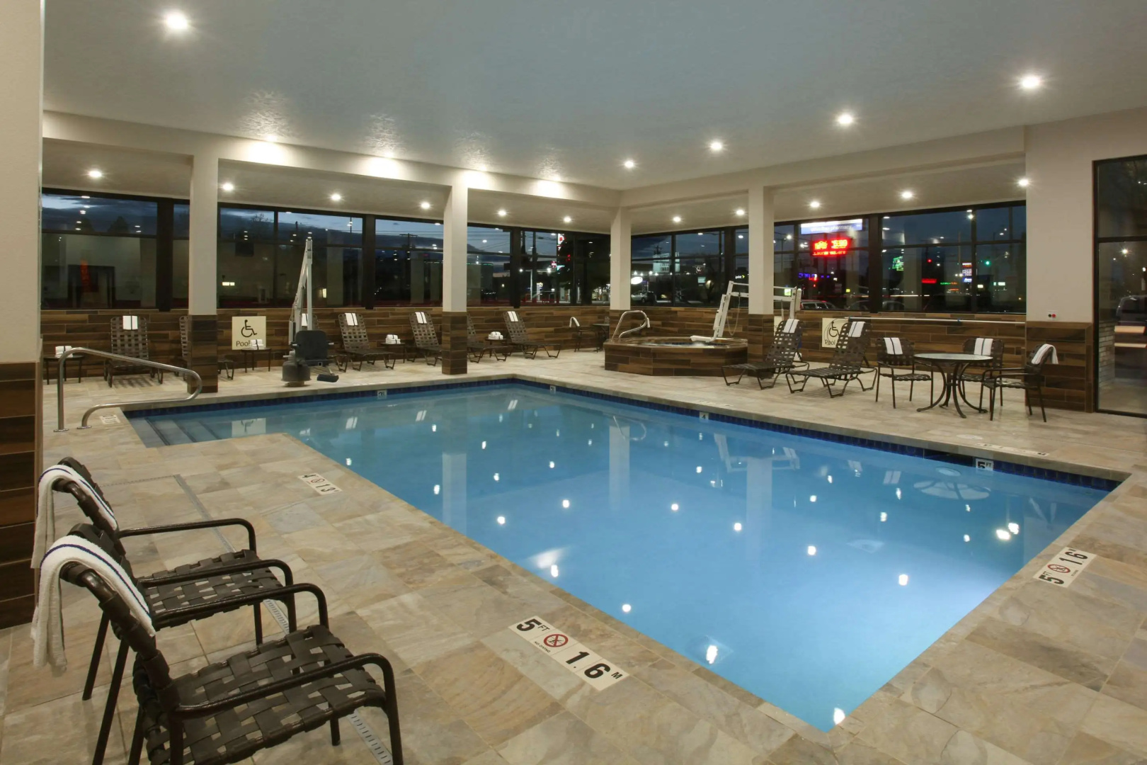 Foto - Quality Inn Oakwood
